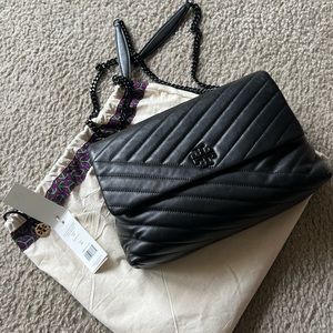 TORY BURCH -
KIRA CHEVRON CONVERTIBLE SHOULDER BAG